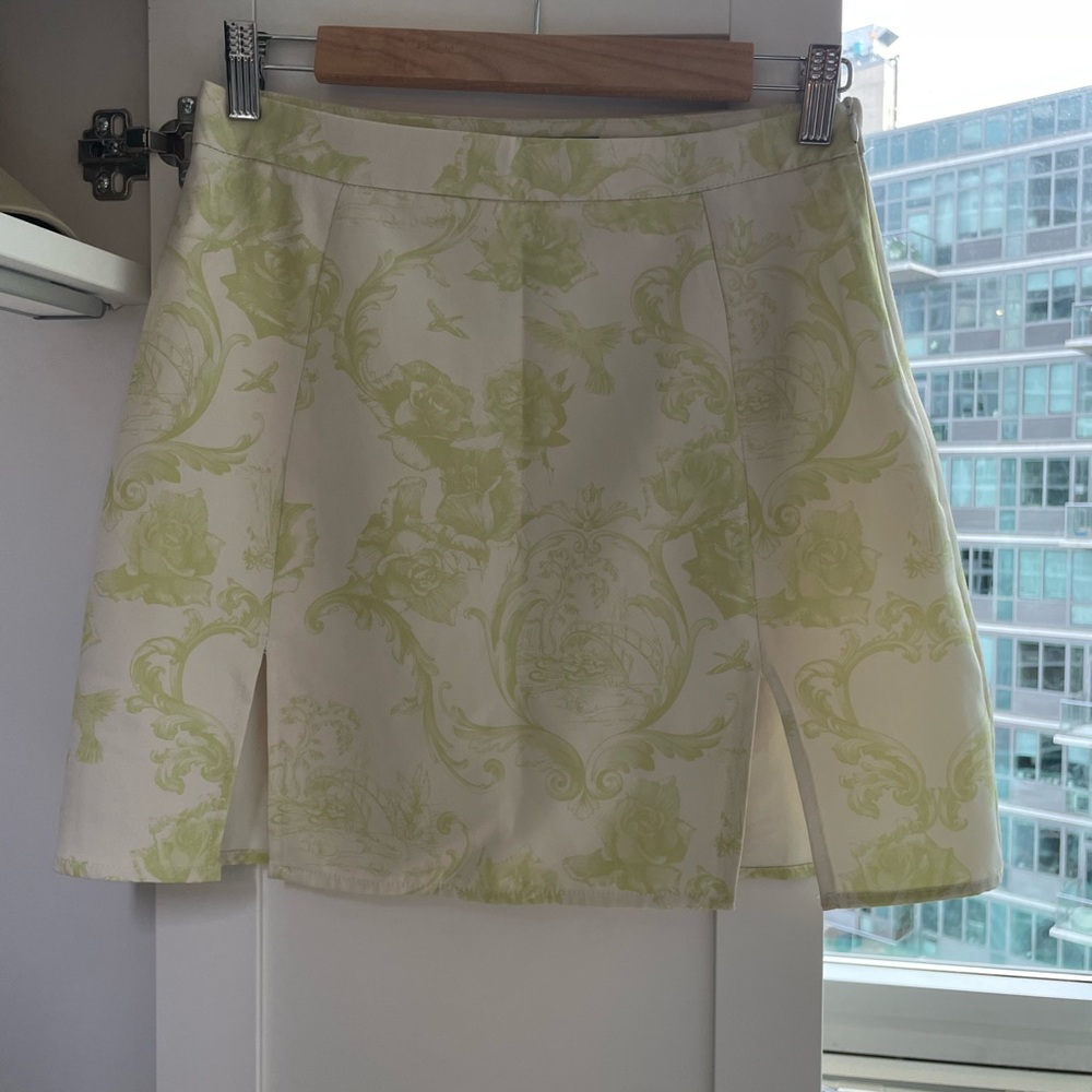 MISSGUIDED green and white mini skirt with slits